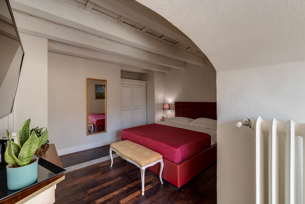 Double Room, 1 Queen Bed (Boboli) photo 3