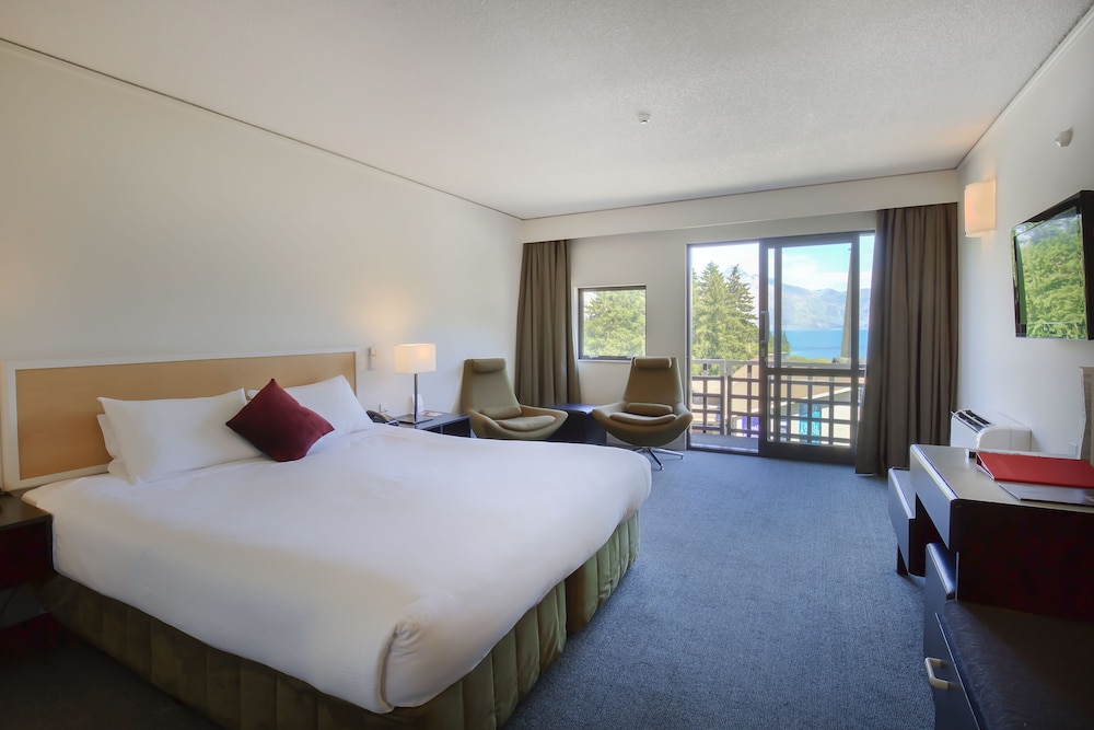 Superior King View Room photo 1