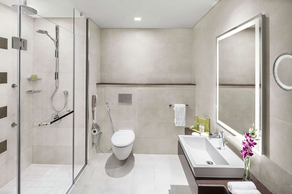 Junior Suite, 2 Twin Beds, Bay View thumbnail 5