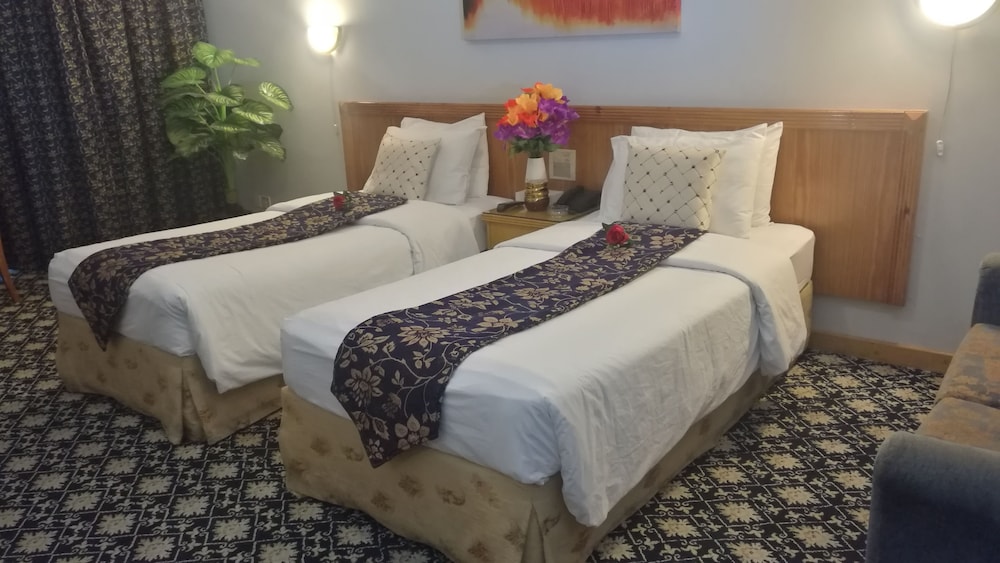 Standard Twin Room, 2 Twin Beds - Photo 11