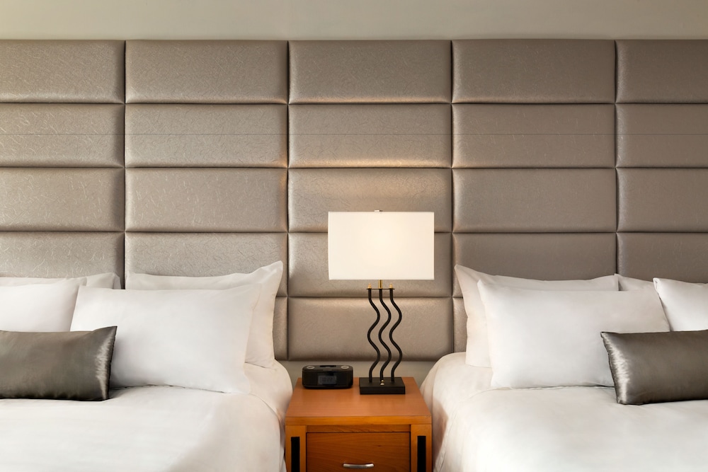 Standard Room, 2 Queen Beds (Exterior Entrance, Stairs Access Only) photo 2