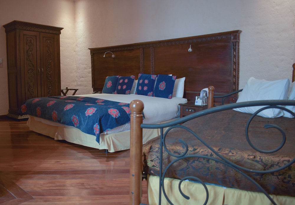Standard Room, 1 King Bed with Sofa bed photo 1