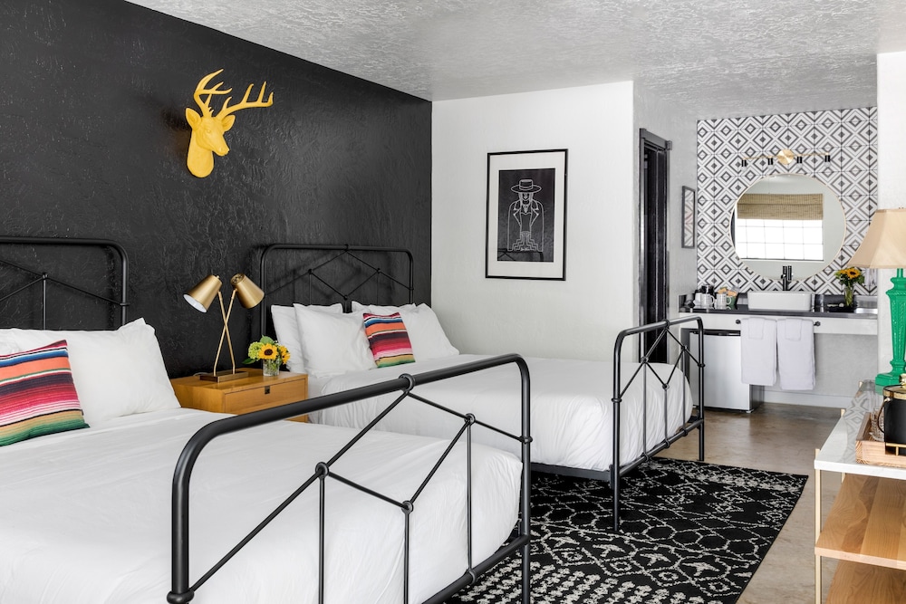 Double Room, 2 Queen Beds