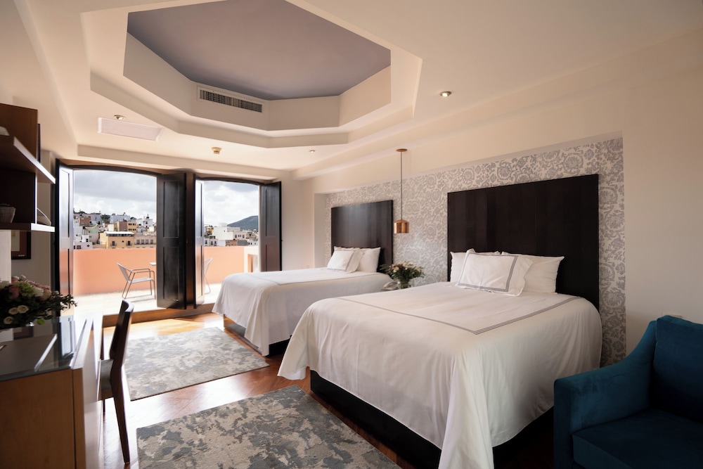 Standard Room, 2 Queen Beds, City View photo 1