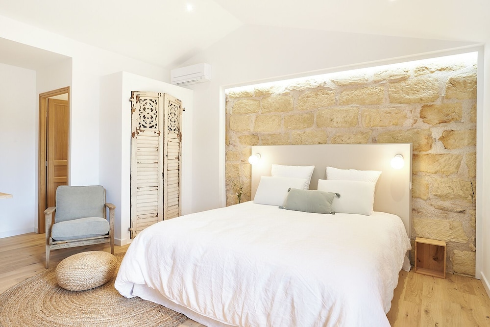 Suite, 1 King Bed, Jetted Tub