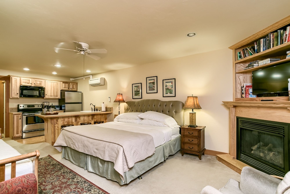 Lower Suite
