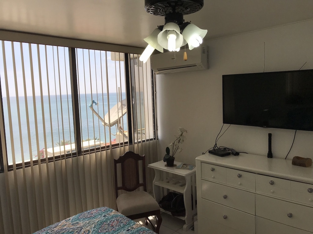 Family Apartment, 3 Bedrooms, Connecting Rooms, Ocean View photo 3