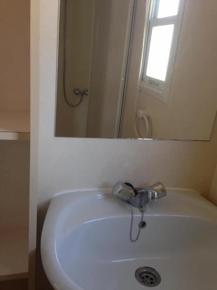 Mobile Home, 2 Bedrooms, Garden View photo 2