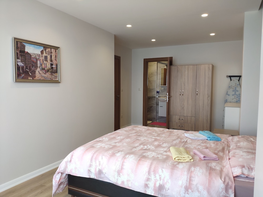 Apartment, 3 Bedrooms, Sea View photo 2