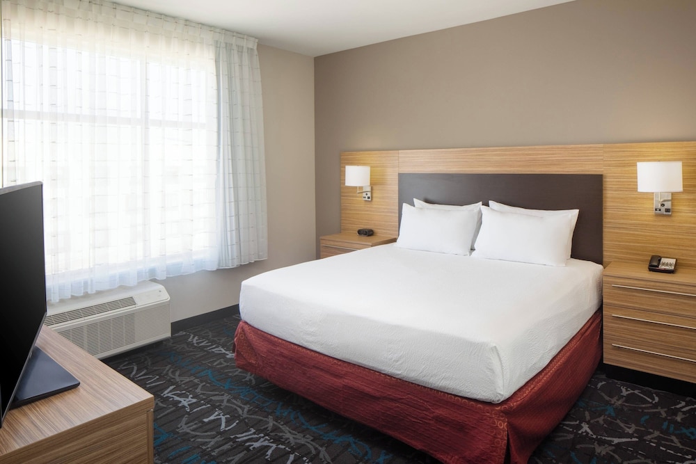 Studio, 1 King Bed with Sofa bed (Mobility Accessible, Tub) photo 3