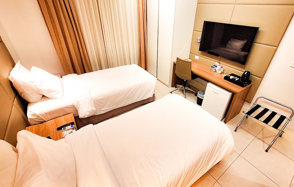 Deluxe Single Room thumbnail 6