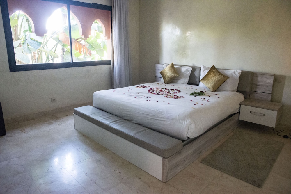 Classic Double Room, 1 Queen Bed, Garden View, Ground Floor photo 2
