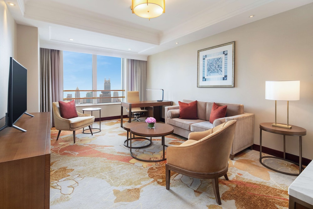 Deluxe Suite (Business Class)