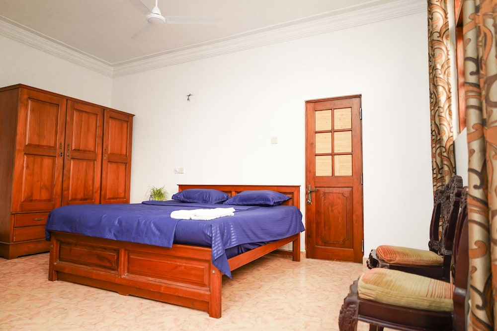 Executive Room - Photo 1