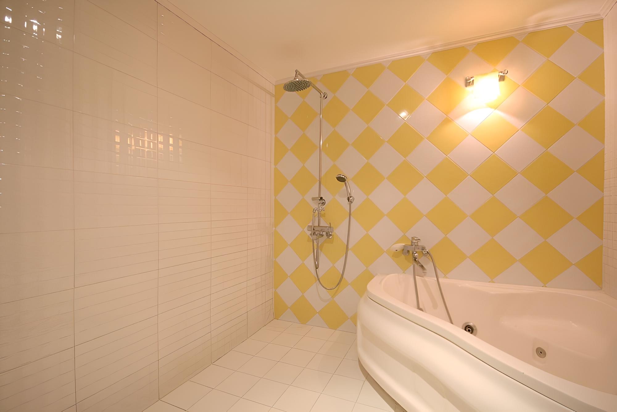 Room (Special room (Spacious room / PC / bi) - Photo 4