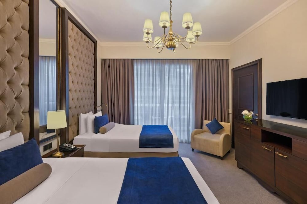 Superior Room - Private Beach, Infinity Pool, Lazy River & Kids Club Access