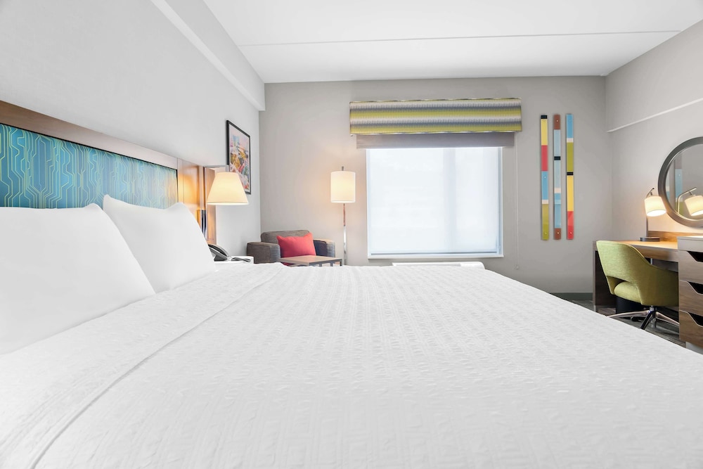 Studio, 1 King Bed, Accessible, Bathtub - Photo 4