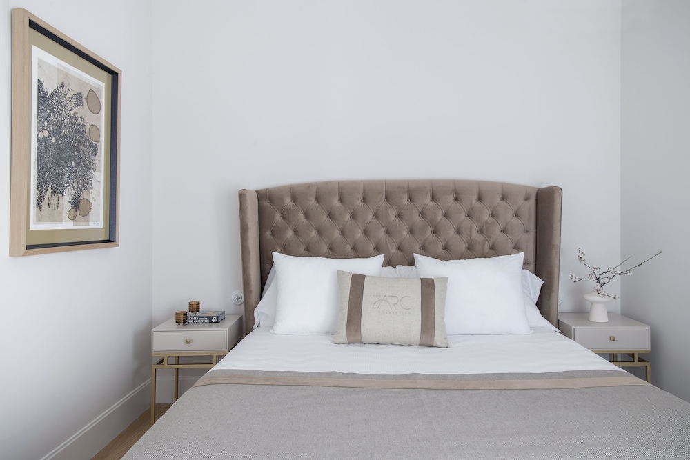 Luxury Apartment, 1 King Bed photo 3