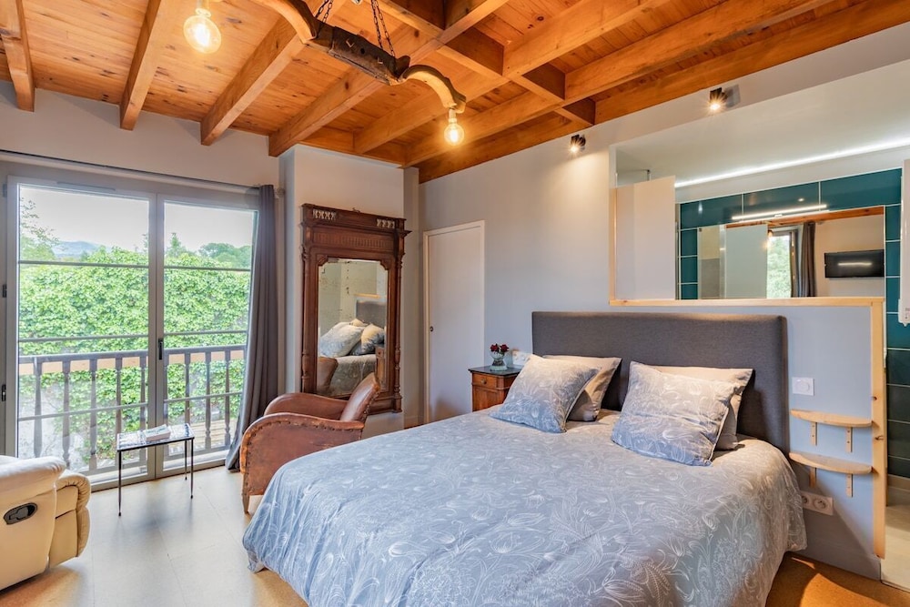 Comfort Double Room, Private Bathroom, Garden View