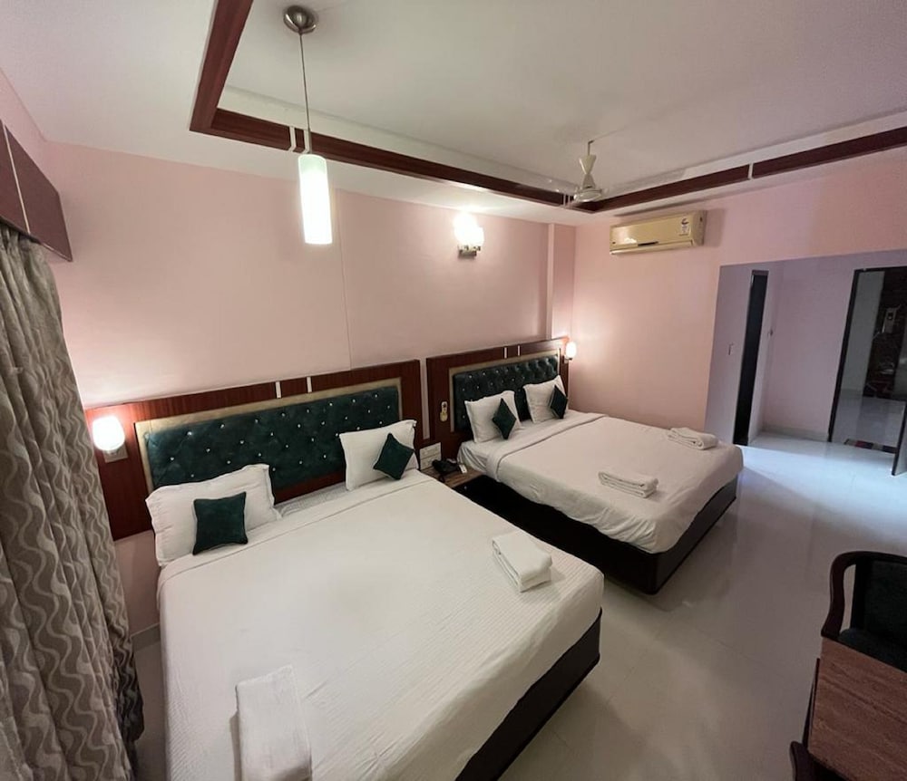 Family Quadruple Room - Photo 1
