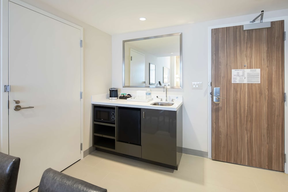 Suite, 2 Queen Beds, Accessible (Hearing) - Photo 7