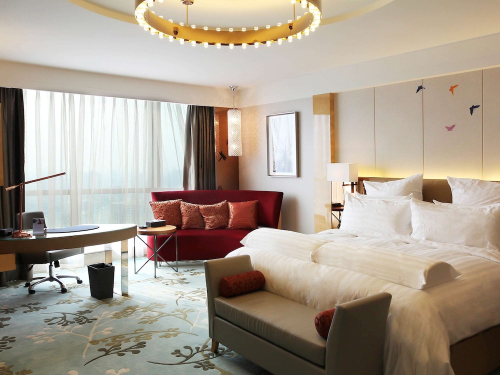 Deluxe Room, 1 King Bed, Executive Level