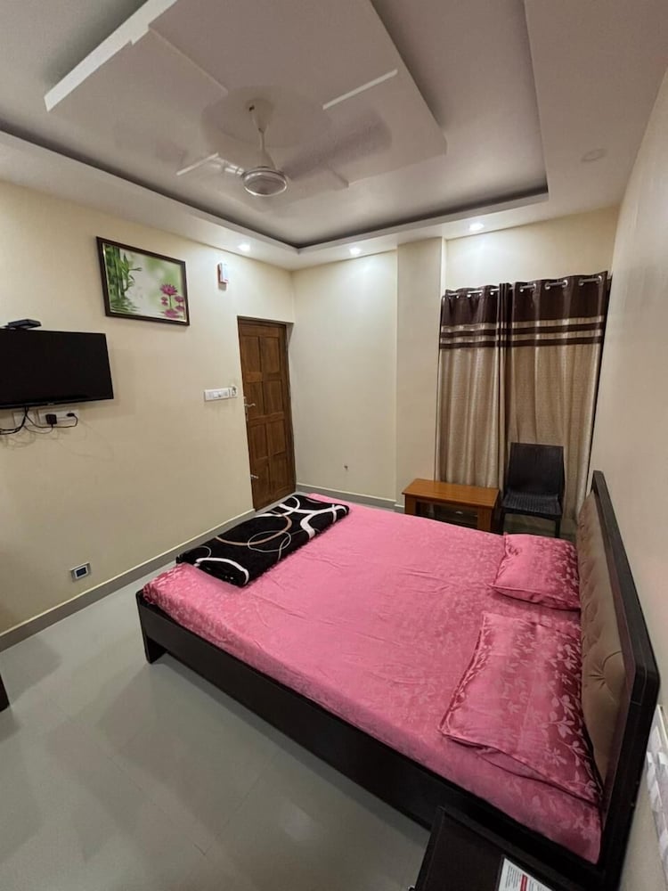 Deluxe Room - Photo 8
