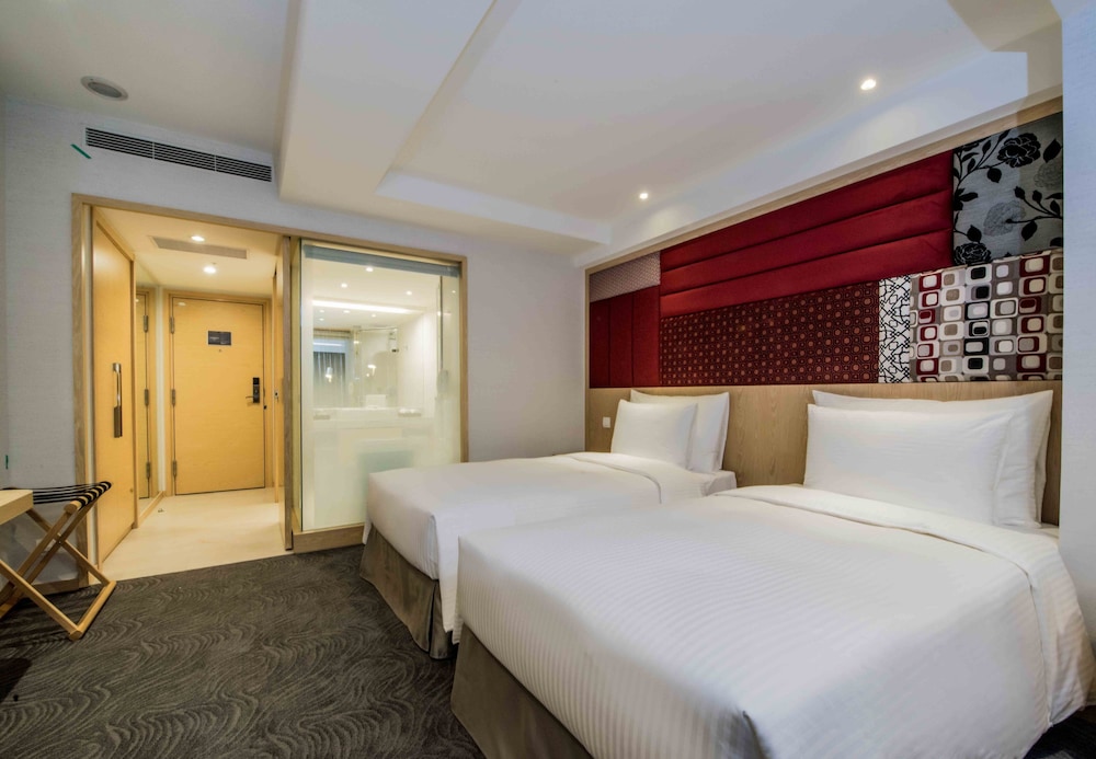 Standard Room, 2 Twin Beds photo 3