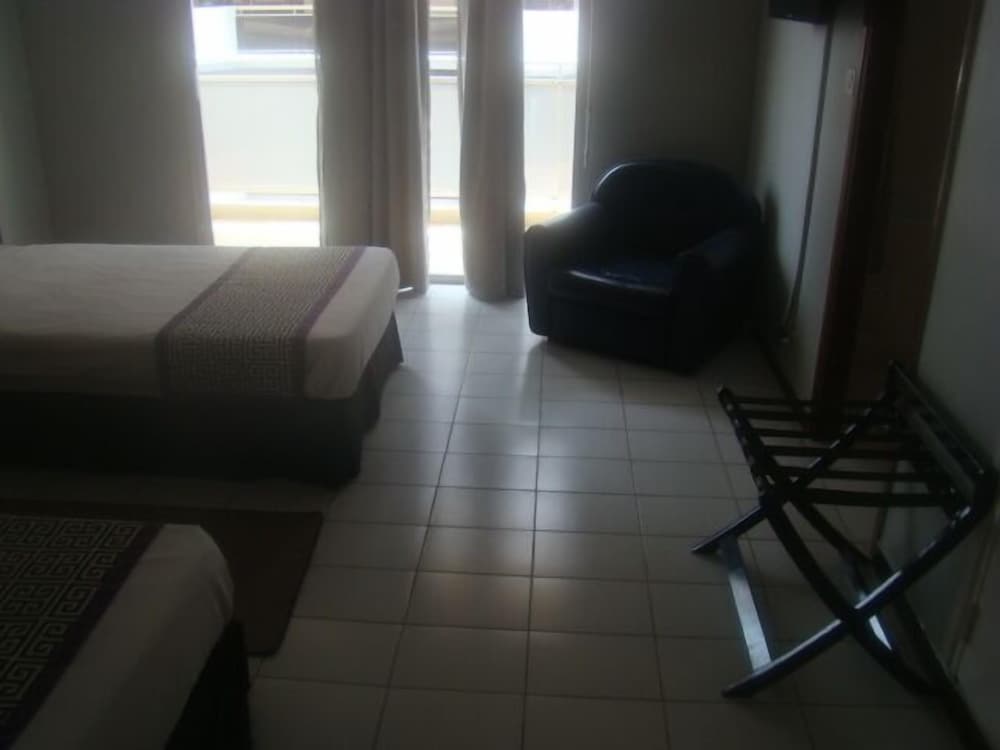 Double Room - Photo 6