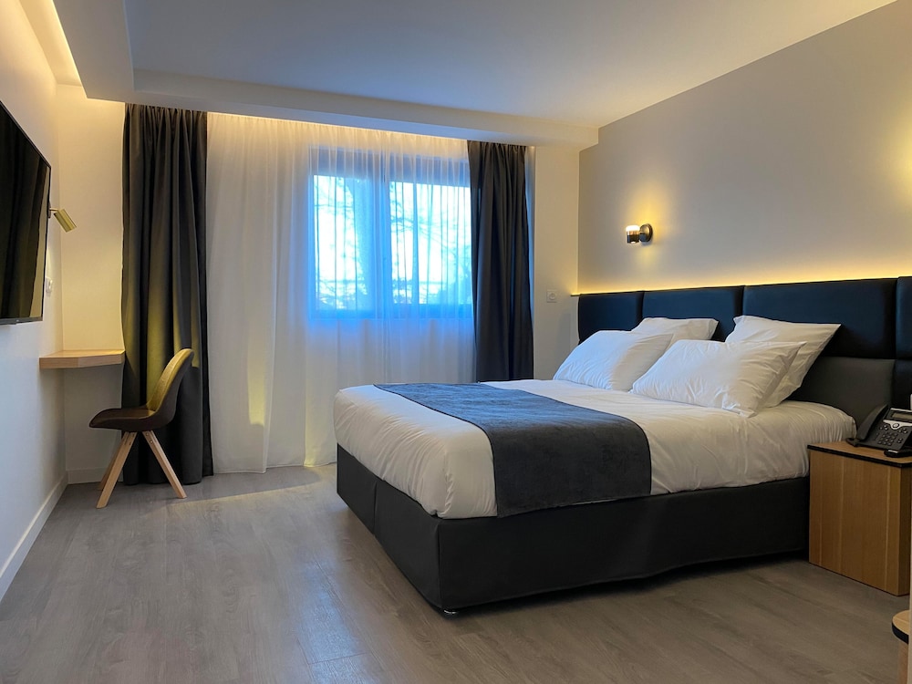 Superior Double or Twin Room photo 1