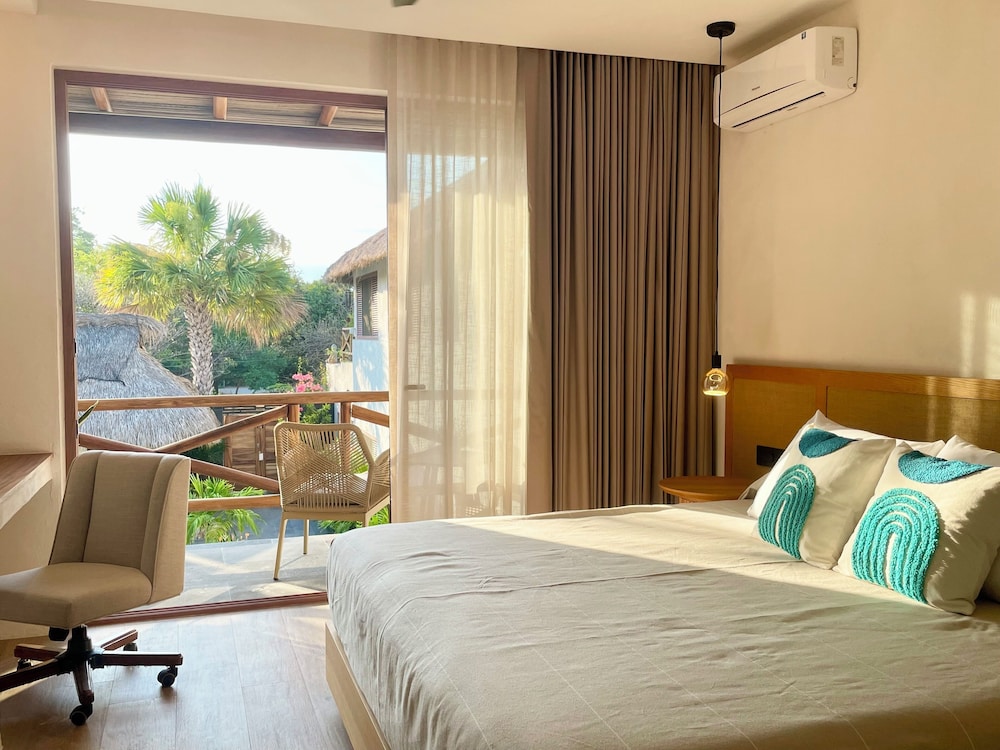 Standard Double Room, 1 King Bed, Pool View