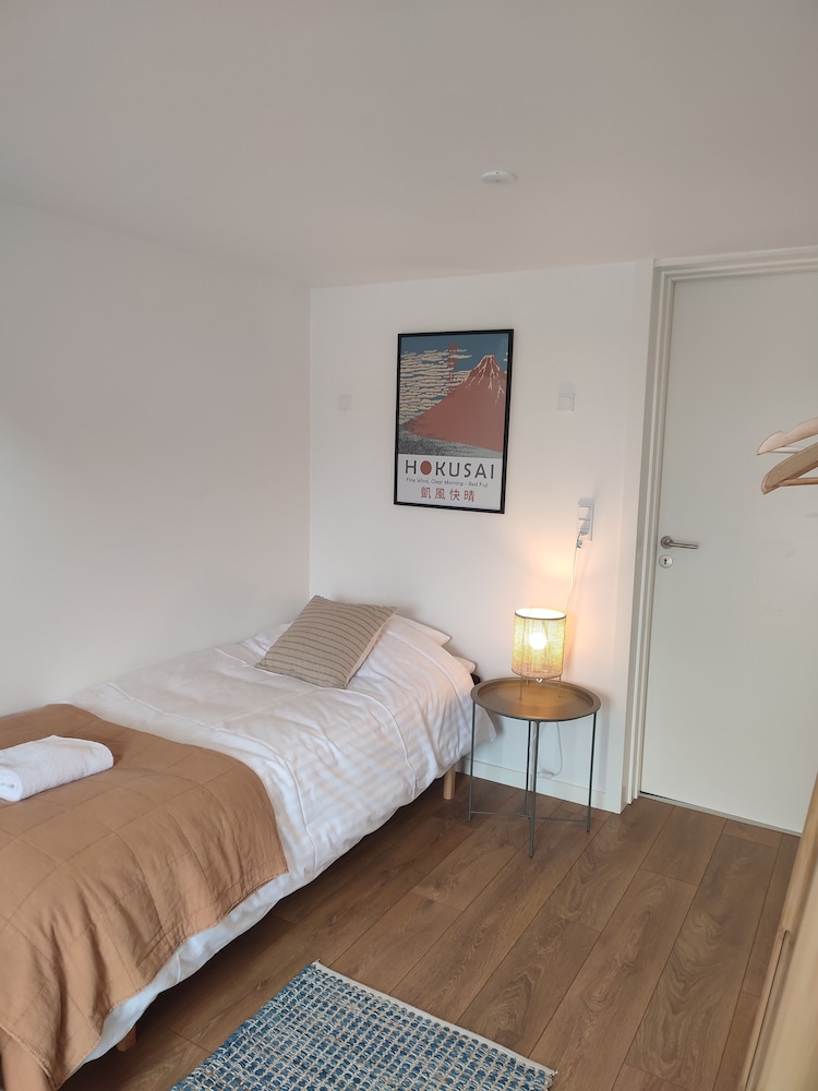 Basic Double Room, 2 Twin Beds photo 1