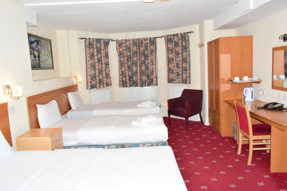 Triple Room, Ensuite photo 1