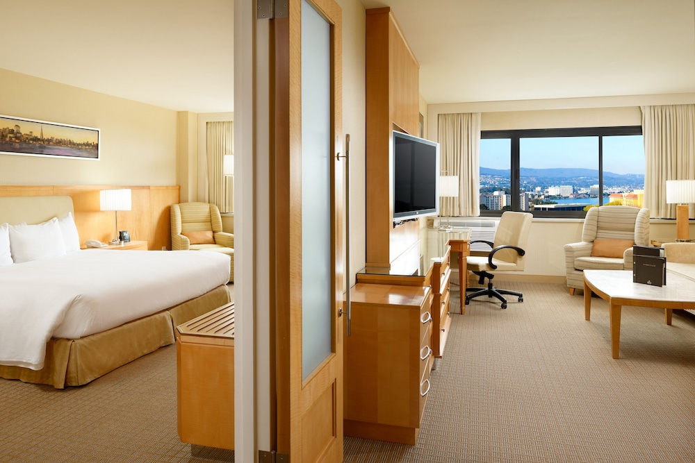 Junior Suite, 1 King Bed - Photo 1