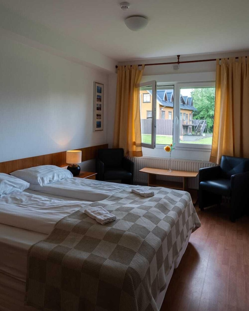 Standard Double or Twin Room, Private Bathroom - Photo 6