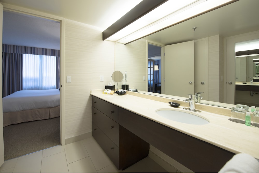 Executive Suite, 1 King Bed with Sofa bed, Executive Level - Photo 10
