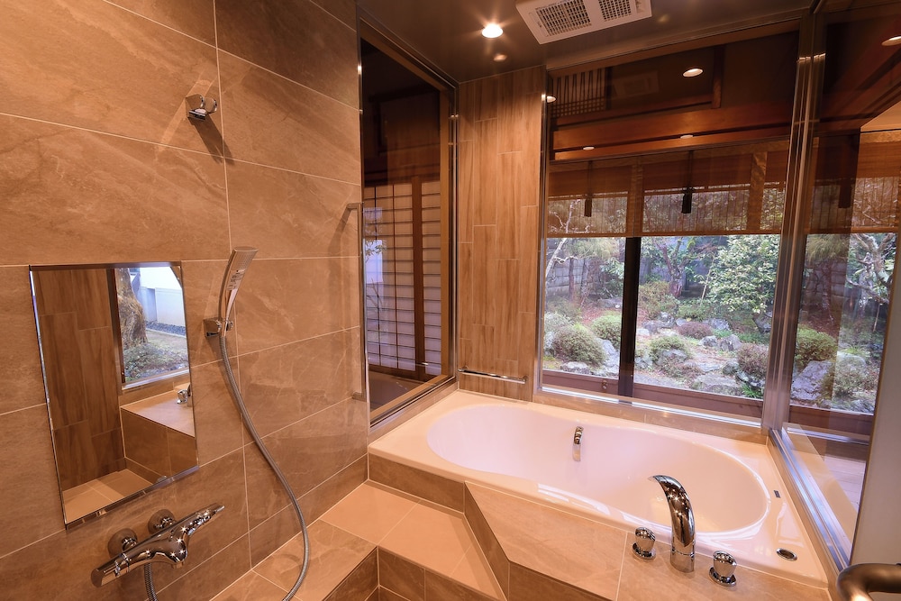 Premium Suite, Garden View photo 3