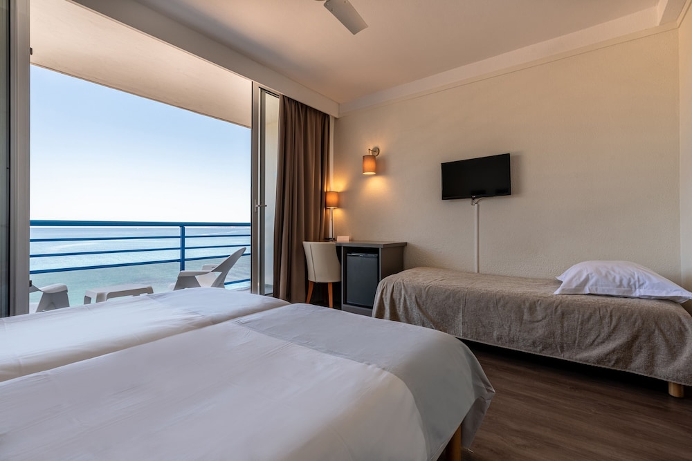 Standard Triple Room, 1 Bedroom, Balcony photo 2