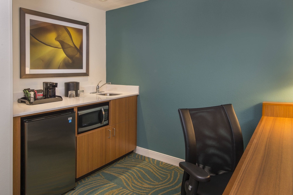 Suite, 2 Double Beds - Photo 3