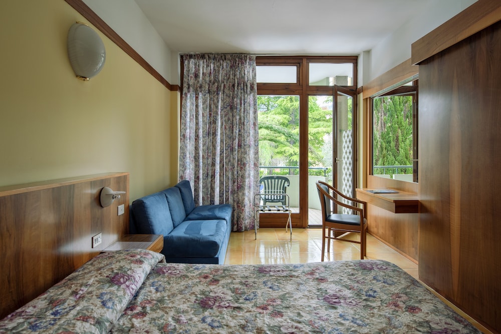 Standard Double Room - Photo 3