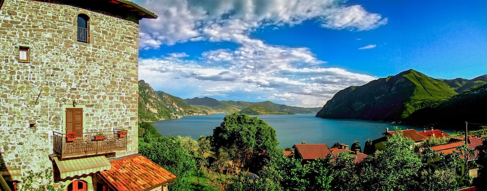 Panoramic Apartment, 1 Bedroom, Fireplace, Lake View photo 2