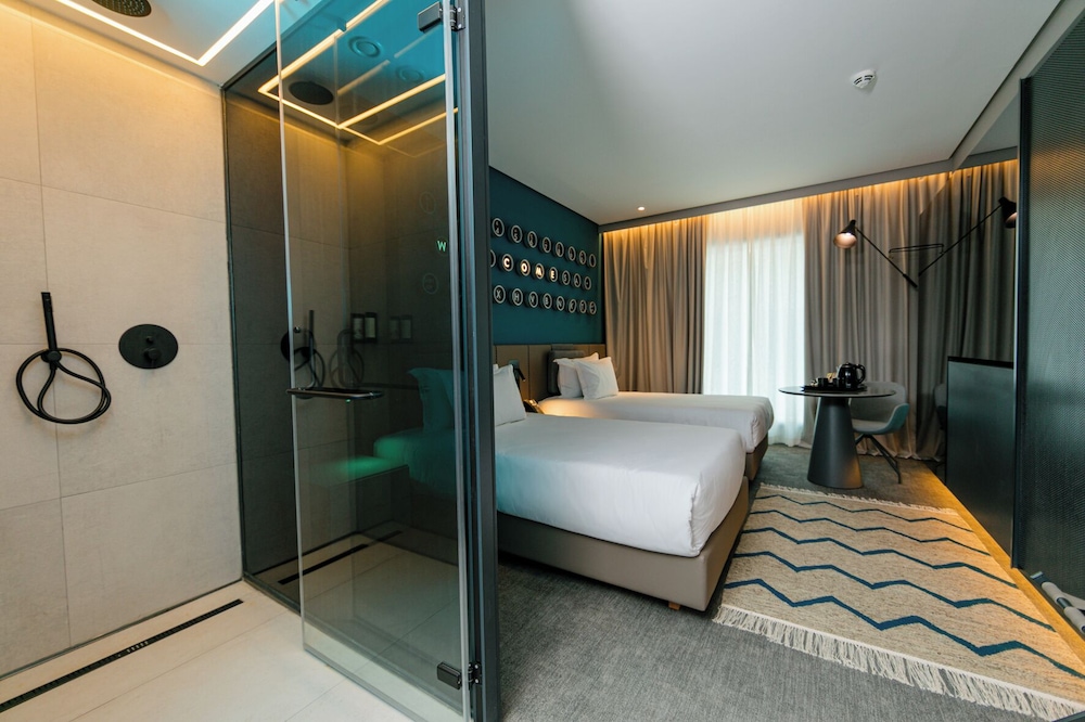 Luxury Room (THE LOBBY TW'IN 27)