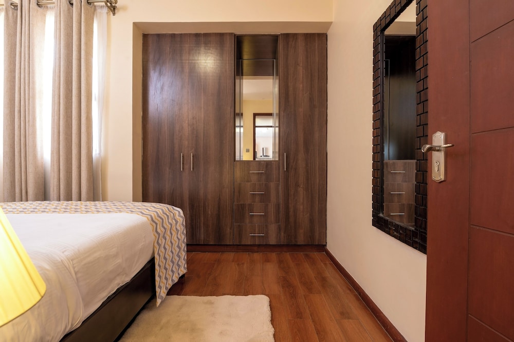 Standard Studio Suite, 1 Queen Bed, Kitchenette, City View photo 2