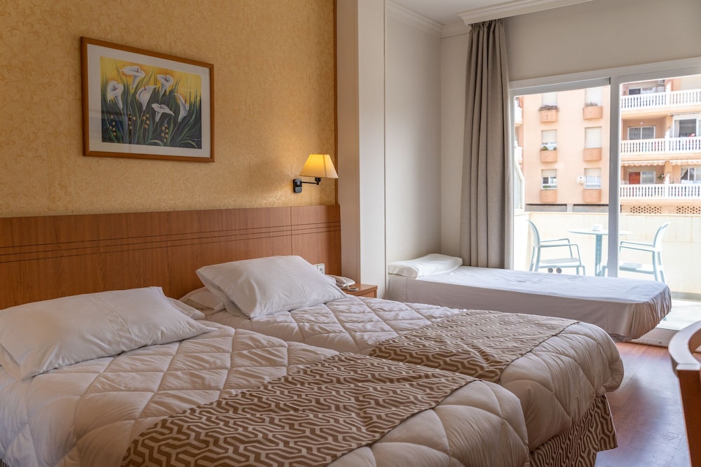 Triple Room (3 adults) - Photo 2