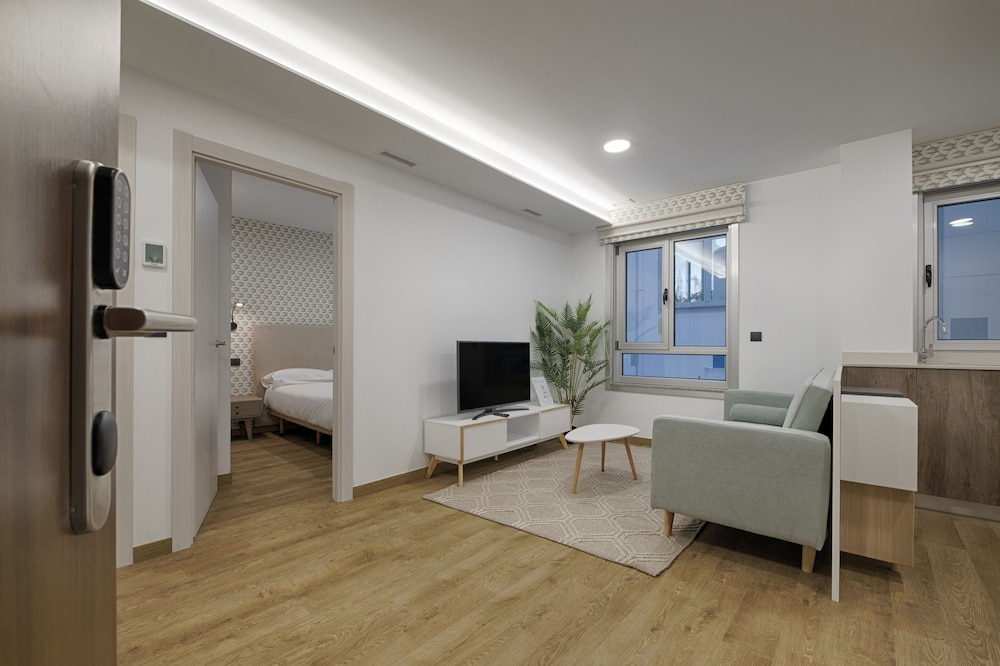 Economy Room, 1 Bedroom, Kitchen, Courtyard View