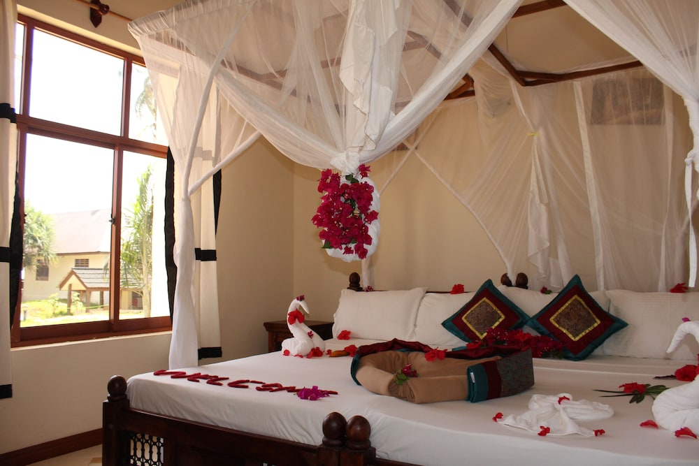 Double or Twin Room, Partial Ocean View (Salme)