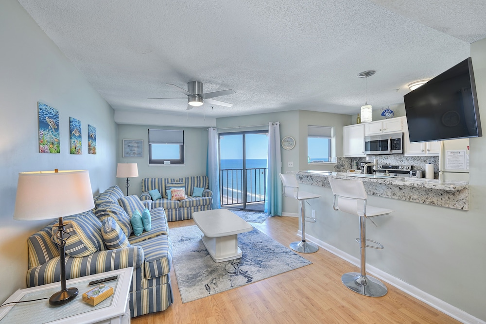 Condo, 2 Bedrooms, Balcony, Ocean View (Renaissance Tower 2113)