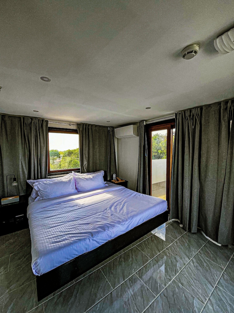 Premier Penthouse