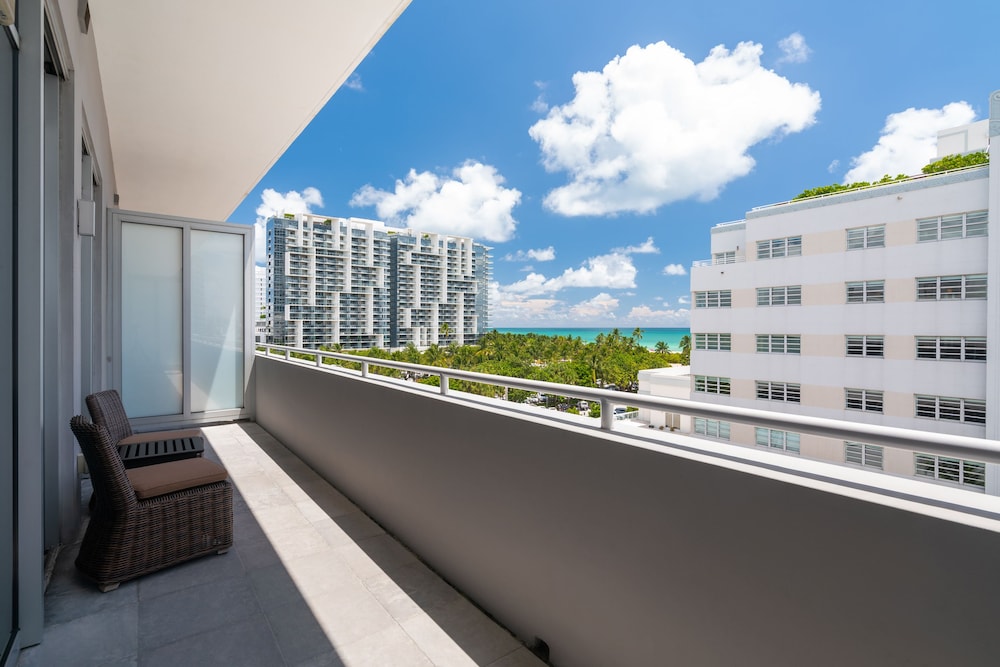 One Bedroom Penthouse with Rooftop Terrace - Photo 8
