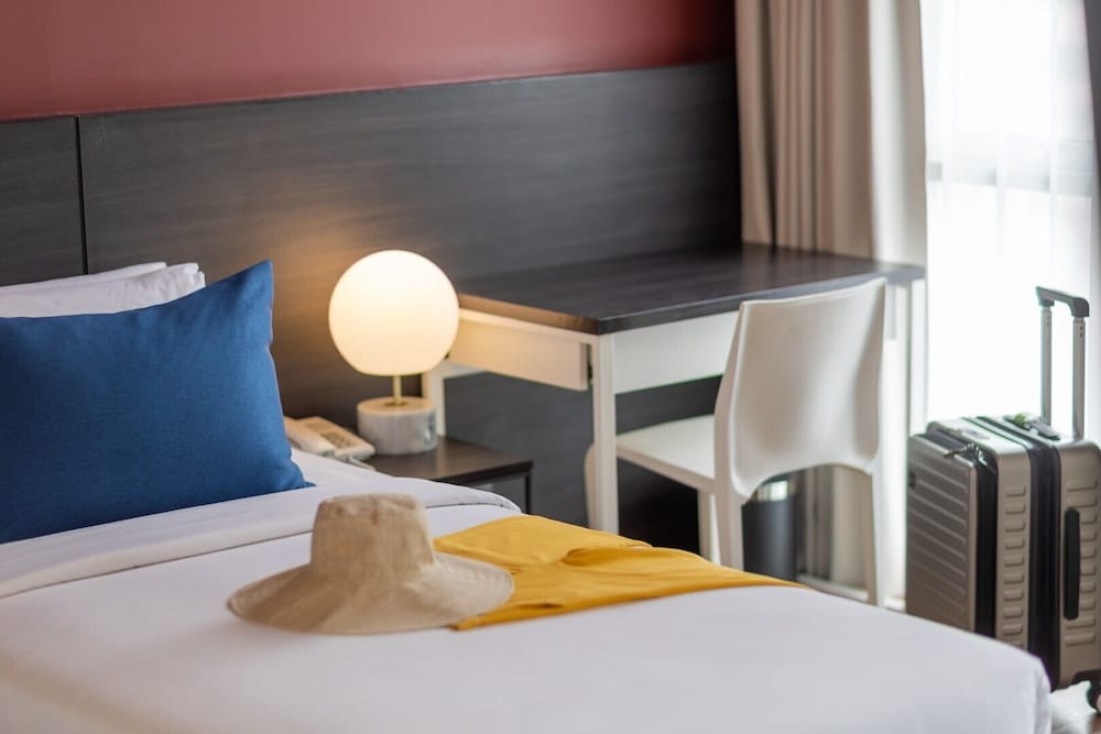 Comfy Double or Twin Suite Room - Photo 10